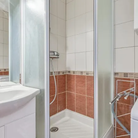 Nauticap - 423 - Vue Piscine - 5 Pers *