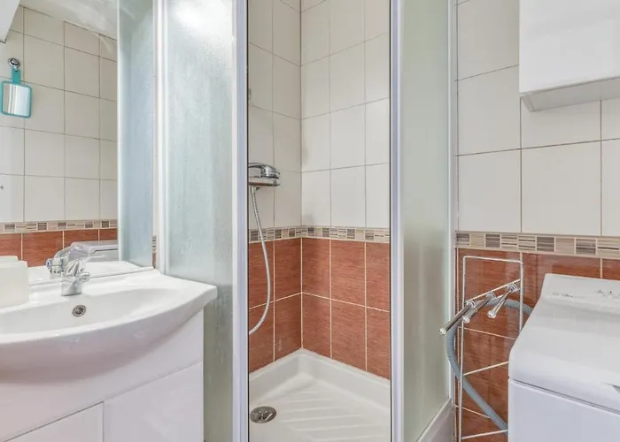 Nauticap - 423 - Vue Piscine - 5 Pers *